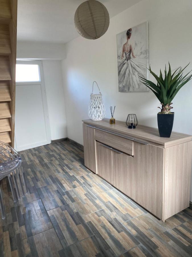 Dange-Saint-Romain Appartement Contemporain מראה חיצוני תמונה